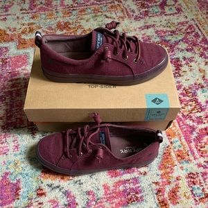 Sperry no-tie boat shoes